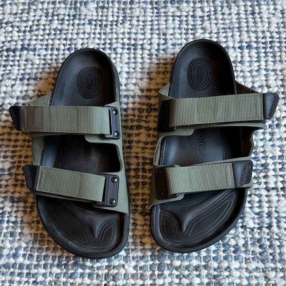 Birkenstock Men’s Atacama Outdoor US Size 11-11.5 (size 44)Olive Slide Sandals